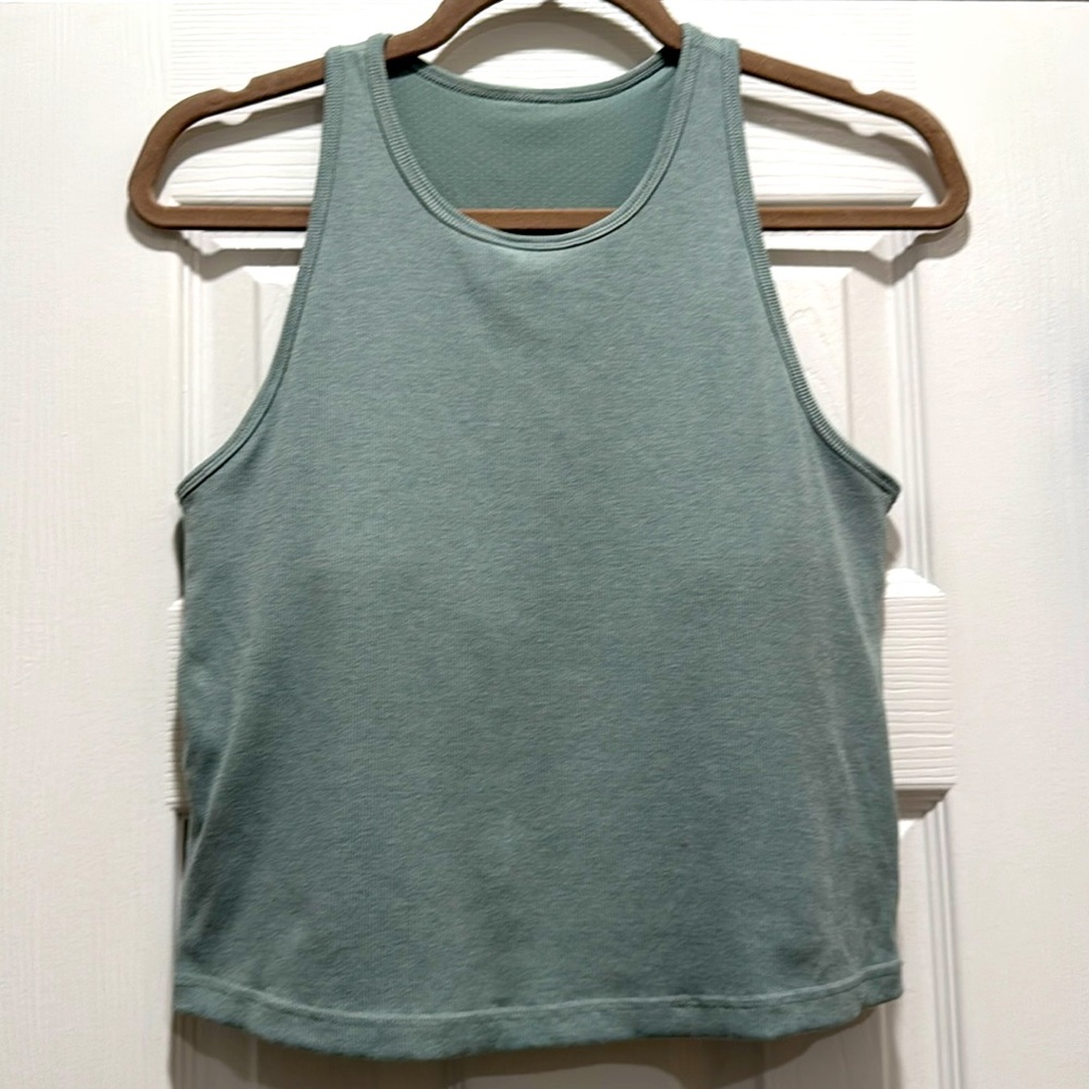 Vuori Women's Sage Green Cropped Tank Top - Picture 2 of 6